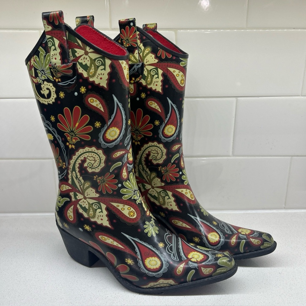 Corkys Black and Red Paisley Winter Boots